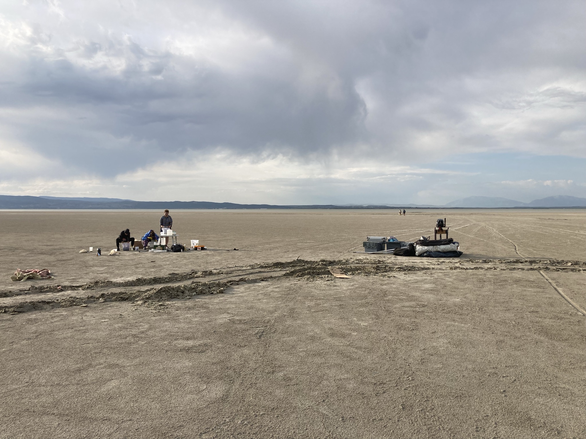 ''Yağışlardaki %5-10’luk bir azalma, su kaynaklarında %36’ya varan bir kayba neden olabilir. Bu kayıplar, göllerde tuzluluk oranını daha da artırarak ekosistemi tehdit edebilir. Nitekim bölgedeki kuş türü çeşitliliği şimdiden %22 azaldı; endemik balık türlerinin %61’i ise tükenme tehlikesiyle karşı karşıya.'' (Fotoğraf: Dr. Gültekin Yılmaz)