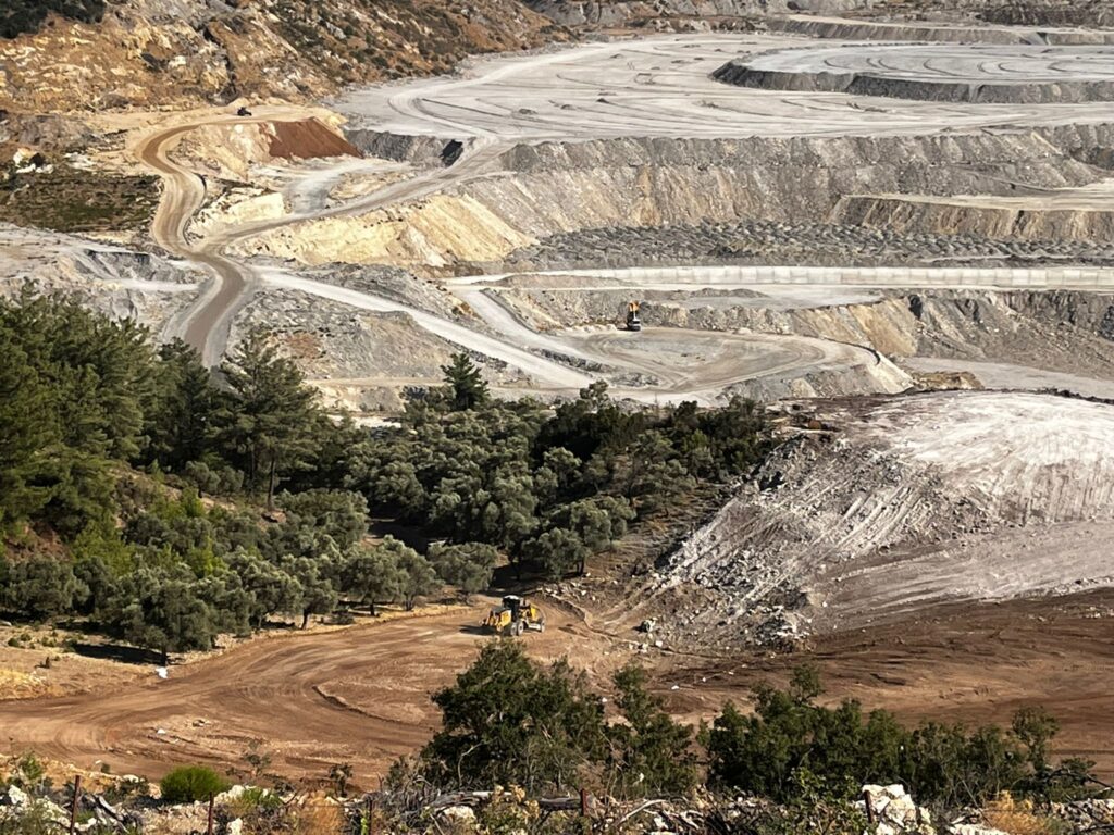 ''Yeni bir kömür santrali yapılması söz konusu olduğunda insanlar, daha fazla madencilik gerekip gerekmeyeceğini ve bunun ne anlama geleceğini de düşünüyorlar.''