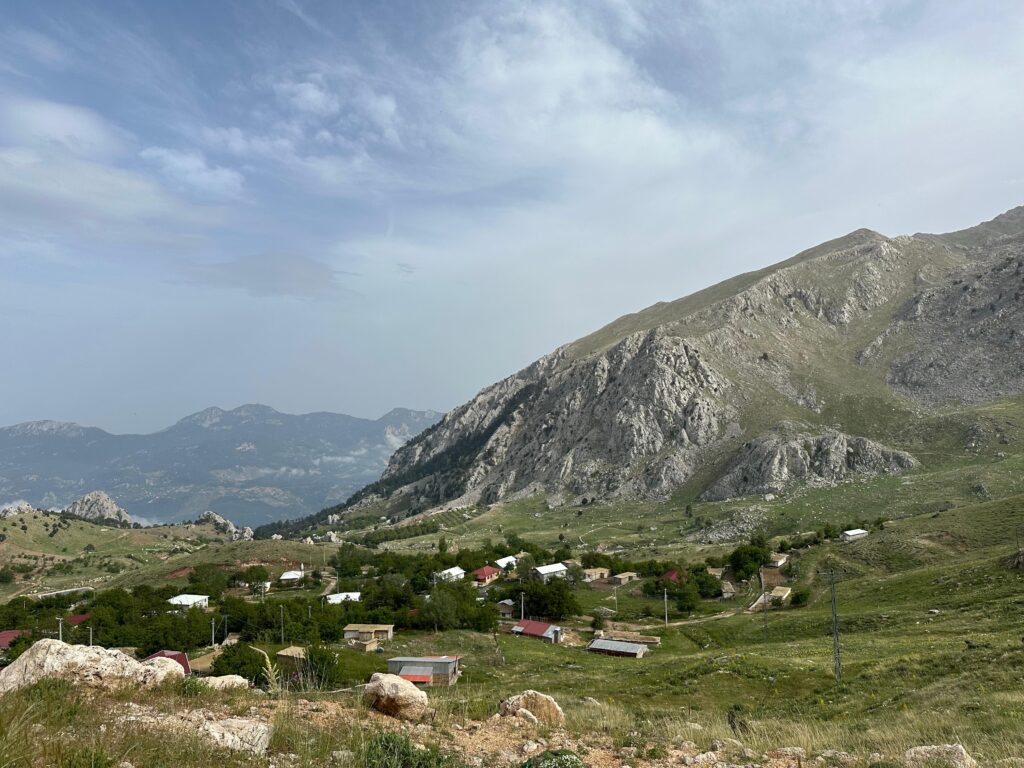 ''Sözlü anlatımları, uydu verileriyle karşılaştıran araştırmacılar; son 10 yılda, her üç yayla bölgesindeki yapılaşmış alanların belirgin bir şekilde genişlediğini tespit ediyor.''